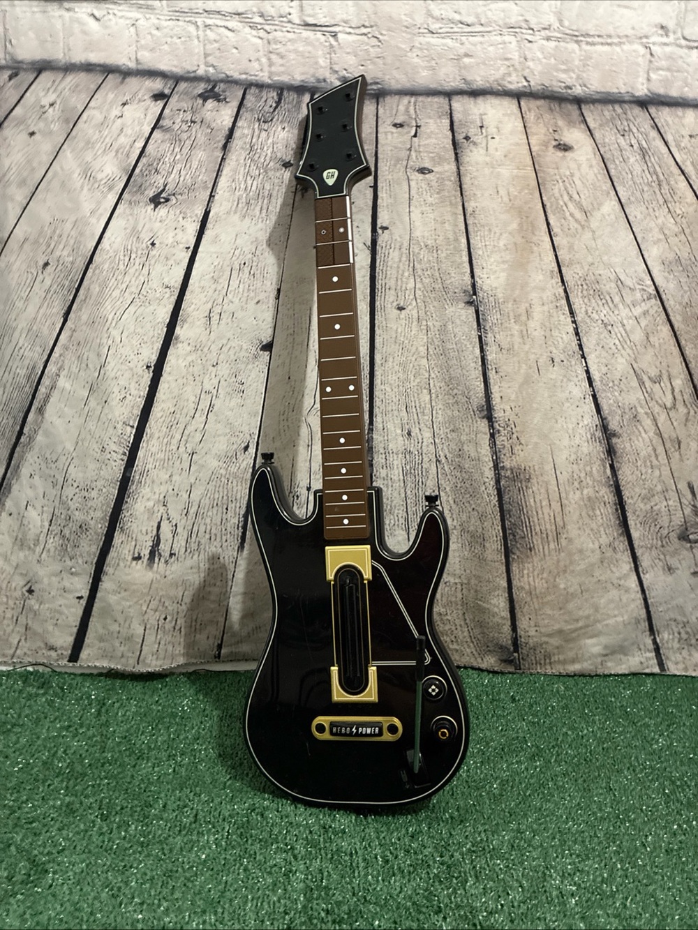 Activision Guitar Hero CE0700 Wireless Game Controller No Dongle Hero Power
